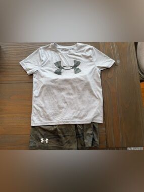 Under Armour Shirt & Shorts Combo - Youth Small